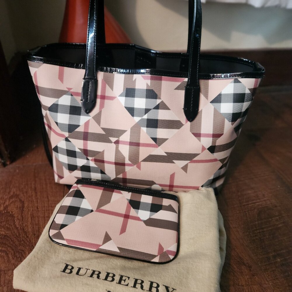 SAVED for firstdownkicks: Burberry Tote/Shlder removable pouch  All Authentic - Picture 4 of 12
